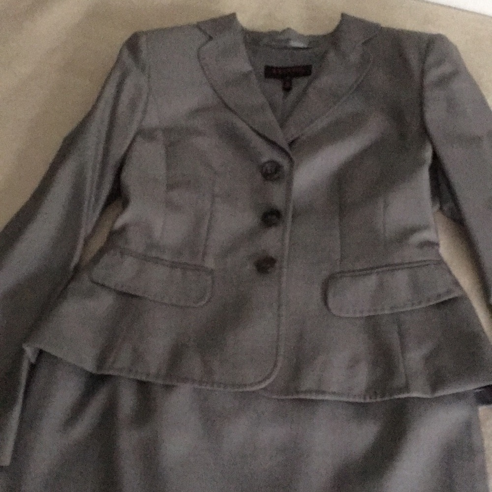 Silver grey (‘sharkskin’) skirt/slacks suit